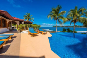 Casa de la Playa- Beachfront Home